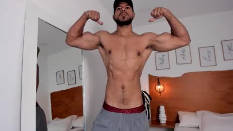 Snapshot of killua_zagarra_ chatting on September 9, 9:03 pm Kilua Muscle guy online show from September 9, 9:03 pm