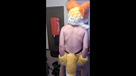 kilo_your_fox online show from April 20, 5:21 am