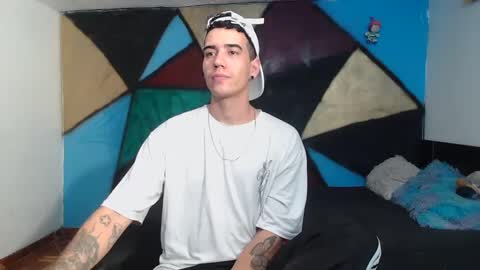 Snapshot of kilyan_ chatting on January 24, 9:05 pm jahn online show from January 24, 9:05 pm