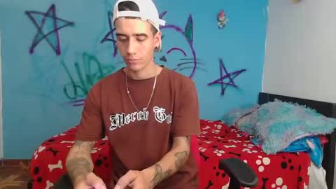 Snapshot of kilyan_ chatting on December 11, 3:47 am jahn online show from December 11, 3:47 am