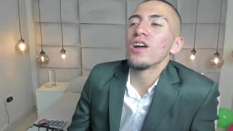 Snapshot of king_dante_ chatting on December 28, 8:58 pm King Dante online show from December 28, 8:58 pm