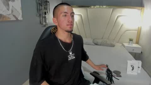 Snapshot of king_dante_ chatting on December 7, 5:31 pm King Dante online show from December 7, 5:31 pm