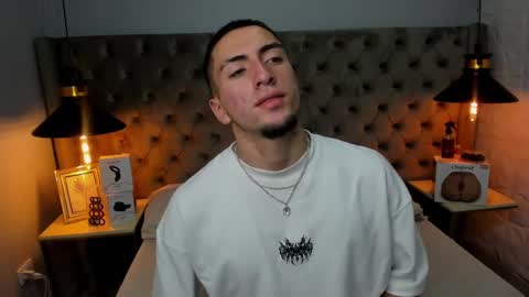 Snapshot of king_dante_ chatting on February 17, 9:19 pm King Dante online show from February 17, 9:19 pm