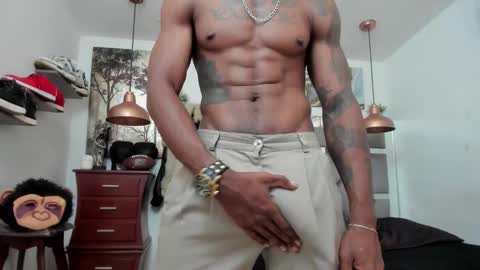 Snapshot of king_fitt_ chatting on October 10, 6:24 pm HOT MEN BLACK online show from October 10, 6:24 pm