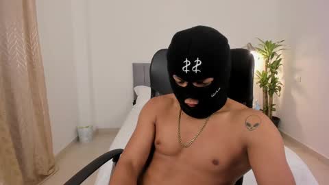 Snapshot of king_master77 chatting on February 20, 11:20 am king_master77 online show from February 20, 11:20 am
