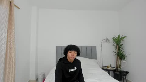 Snapshot of king_master77 chatting on March 11, 11:33 am king_master77 online show from March 11, 11:33 am
