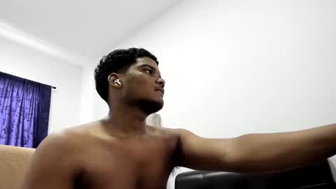 Snapshot of king_men2 chatting on September 27, 5:00 pm king_men2 online show from September 27, 5:00 pm