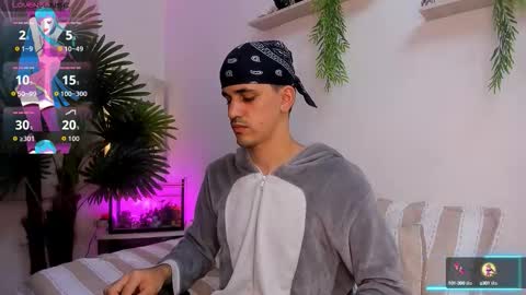 Snapshot of king_voy chatting on October 14, 9:00 pm king voy online show from October 14, 9:00 pm