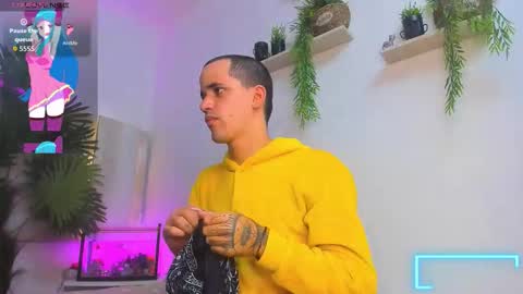 Snapshot of king_voy chatting on October 13, 8:37 pm king voy online show from October 13, 8:37 pm