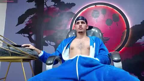 Snapshot of king_voy chatting on October 30, 9:05 pm king voy online show from October 30, 9:05 pm