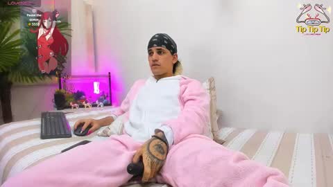 Snapshot of king_voy chatting on September 16, 8:53 pm king voy online show from September 16, 8:53 pm