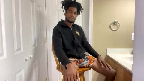 Snapshot of kingalmighty01 chatting on October 17, 12:20 pm King Almighty01 online show from October 17, 12:20 pm