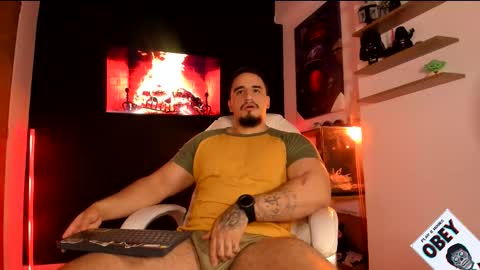 Snapshot of kingbear777 chatting on September 10, 2:10 am King Bear online show from September 10, 2:10 am