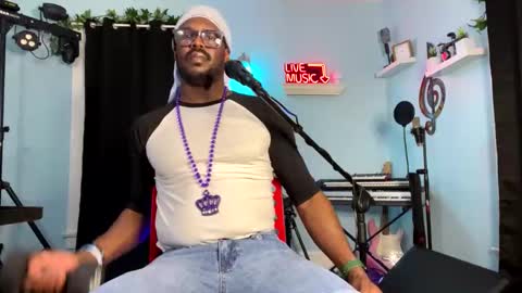 Snapshot of kingcorbra chatting on February 6, 2:44 am KC online show from February 6, 2:44 am