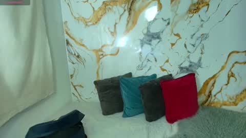 kingdanny_8 online show from March 8, 3:32 am