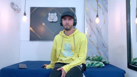 KING  online show from June 18, 4:03 am