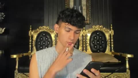 Snapshot of kingparker1 chatting on December 14, 3:51 am A L E X online show from December 14, 3:51 am