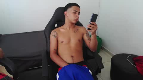 DOMINANT ALPHA KINGS online show from April 23, 6:54 pm