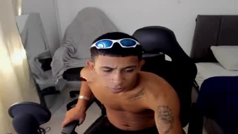DOMINANT ALPHA KINGS online show from June 24, 8:33 pm