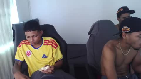 DOMINANT ALPHA KINGS online show from May 14, 9:02 pm