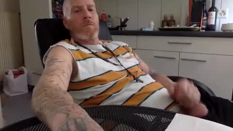 kingsize online show from December 25, 12:05 pm