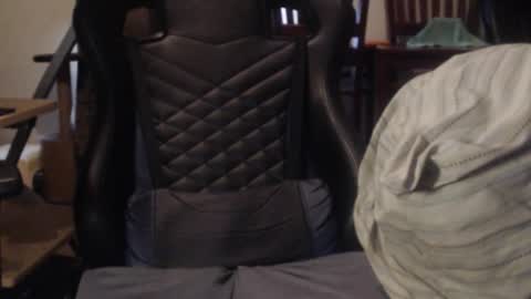 kingtokensalot online show from February 18, 11:35 pm