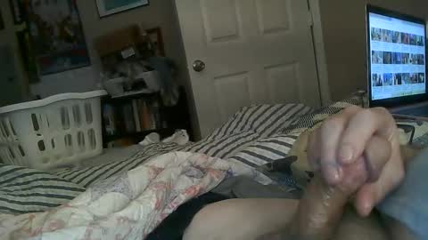 Snapshot of kingtongue10 chatting on December 28, 12:57 pm kingtongue10 online show from December 28, 12:57 pm