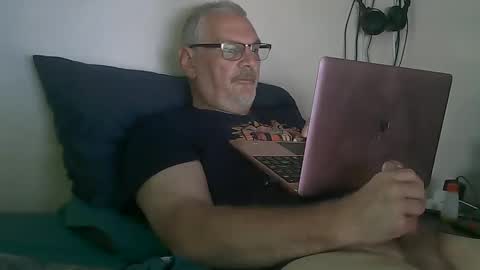Snapshot of kingtongue10 chatting on September 11, 5:12 pm kingtongue10 online show from September 11, 5:12 pm