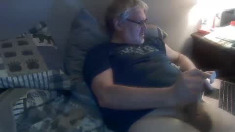 Snapshot of kingtongue10 chatting on January 8, 12:47 pm kingtongue10 online show from January 8, 12:47 pm