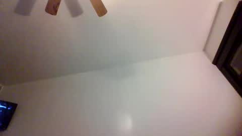 kingwoodyy online show from February 7, 5:03 am