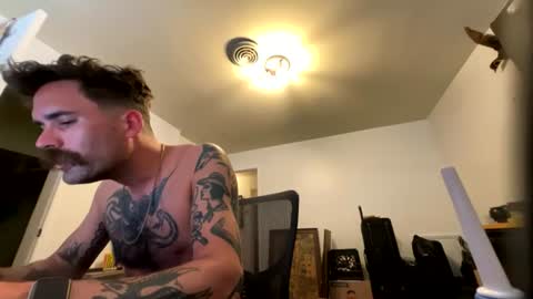 kingxhelm online show from June 21, 9:20 pm