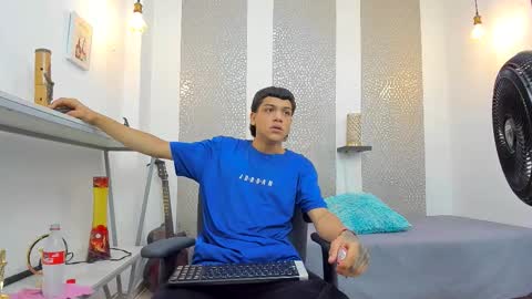 Snapshot of kinky_spice69 chatting on October 8, 12:09 pm online show from October 8, 12:09 pm