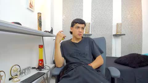 Snapshot of kinky_spice69 chatting on October 9, 12:10 pm online show from October 9, 12:10 pm
