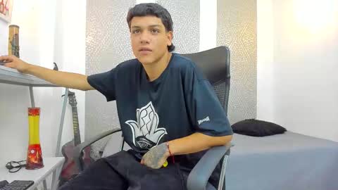 Snapshot of kinky_spice69 chatting on October 11, 11:36 am online show from October 11, 11:36 am