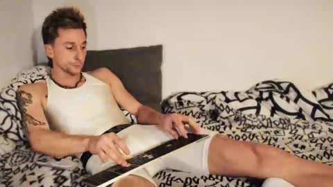 Snapshot of kinky_spidey chatting on October 26, 9:17 pm kinky_spidey online show from October 26, 9:17 pm