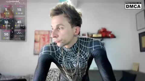 kinky_spidey online show from November 16, 9:44 am