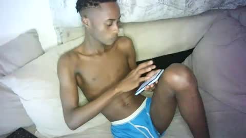 Snapshot of kinkybby_ chatting on December 28, 7:01 pm kinkybby_ online show from December 28, 7:01 pm