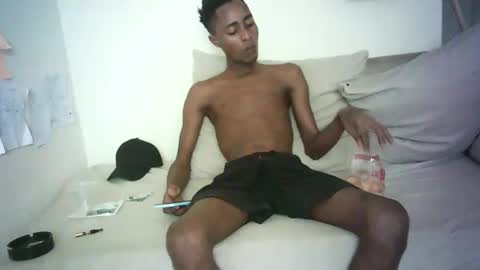 Snapshot of kinkybby_ chatting on March 9, 9:46 am kinkybby_ online show from March 9, 9:46 am