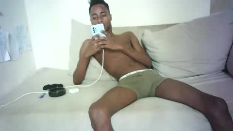 Snapshot of kinkybby_ chatting on March 8, 10:17 am kinkybby_ online show from March 8, 10:17 am