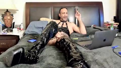 Kinkyguy323232 online show from May 1, 1:53 am
