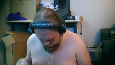 Snapshot of kinkysoup chatting on October 18, 9:25 am kinkysoup online show from October 18, 9:25 am