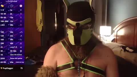 Snapshot of kinkywolf87 chatting on October 23, 5:33 am kinkywolf87 online show from October 23, 5:33 am