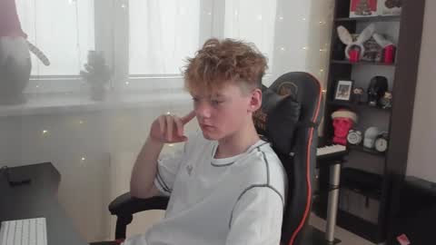 Snapshot of kirill_20_cm chatting on January 18, 10:17 am Kirill and Andrey online show from January 18, 10:17 am