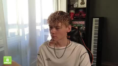 Snapshot of kirill_20_cm chatting on September 15, 3:02 pm Kirill and Andrey online show from September 15, 3:02 pm