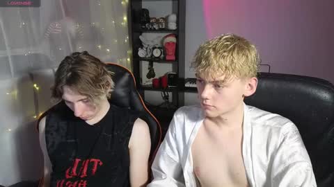 Snapshot of kirill_20_cm chatting on March 12, 5:38 pm Kirill and Andrey online show from March 12, 5:38 pm