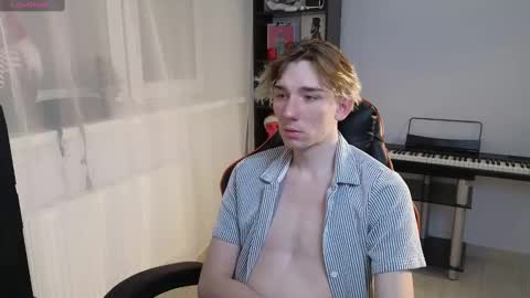 Snapshot of kirill_20_cm chatting on February 20, 10:48 pm Kirill and Andrey online show from February 20, 10:48 pm