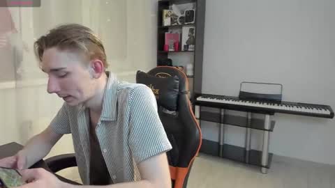 Snapshot of kirill_20_cm chatting on February 11, 9:46 pm Kirill and Andrey online show from February 11, 9:46 pm