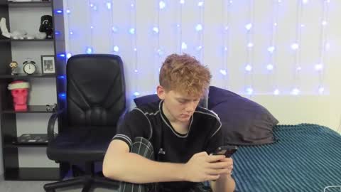 Snapshot of kirill_20_cm chatting on December 5, 12:55 pm Kirill and Andrey online show from December 5, 12:55 pm