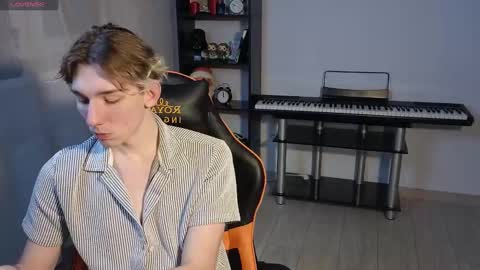 Snapshot of kirill_20_cm chatting on February 22, 11:10 pm Kirill and Andrey online show from February 22, 11:10 pm