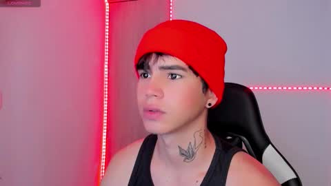 kiss_whitee online show from March 23, 8:04 pm